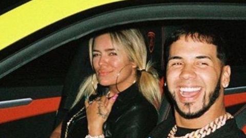 Anuel le regaló una SUV a Karol G para su colección