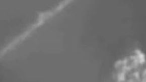 El NYPD dio a conocer imágenes del sospechoso de atacar el bar Alibi Loung en Harlem.