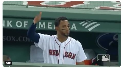 El caribeño Xander "Bogie" Bogaerts celebrando su segundo jonrón