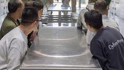 Los 37 expulsados llegaron ayer a Camboya y fueron entregados a las autoridades del país.