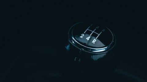Los que no debes hacer en tu transmisión manual
