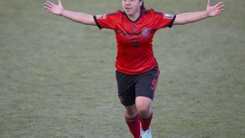 Charlyn Corral, la jugadora mexicana que continúa su aventura en tierras europeas, ya es colchonera