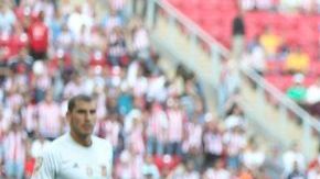 Chivas le pegó al campeón en la sorpresa de la jornada.