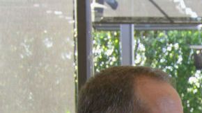 Comedians in cars getting coffee