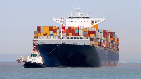 El efecto de los aranceles impuestos el año pasado y los posibles contemplados entre EEUU y China podría reducir el nivel del PIB mundial de 2020 en un 0,5%./Shutterstock