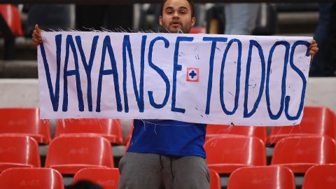 Los Aficionados del Cruz Azul han estado desesperados por el ansiado campeonato que simplemente, no llega.