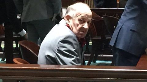 Albert Flick tiene ya varios antecedentes de agresiones contra mujeres.