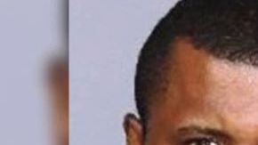 El sospechoso, David González de 34 años, cuenta con 28 arrestos previos desde el 2002.