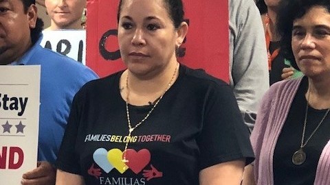 Edith Espinal, al centro