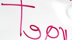 Siempre se necesita gente que sepa cómo comercializar un producto de la mejor forma, y en algunos puestos se paga muy bien.