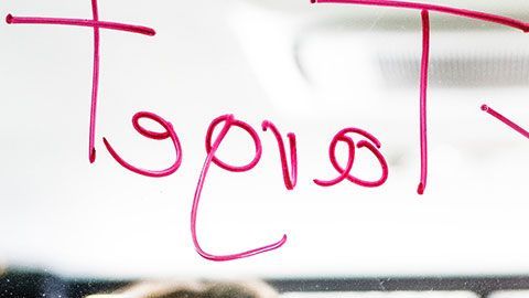 Siempre se necesita gente que sepa cómo comercializar un producto de la mejor forma, y en algunos puestos se paga muy bien.