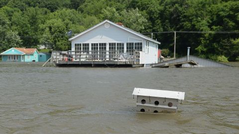 Las inundaciones por crecidas del Mississippi afectan desde junio.