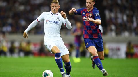 Frenkie De Jong debutó con una efectividad del 100% ante Chelsea.