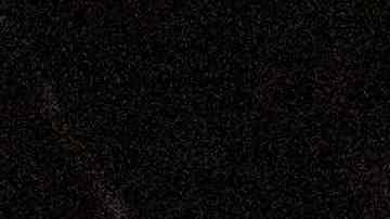 Vehículos policiales llegan a la escena de la investigación tras un tiroteo mortal en el Festival de Ajo Gilroy en Gilroy.