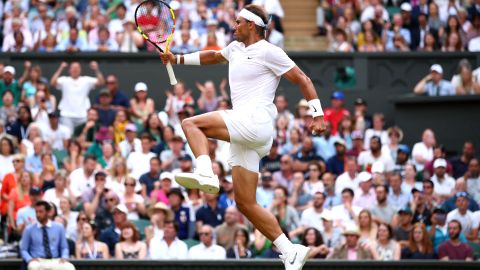 Nadal festeja su victoria 50 en Wimbledon.