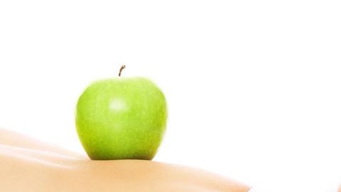Existen hábitos simples como el consumo de goma de mascar que hacen que vivas inflamado, la razón es simple ingieren aire al sistema digestivo.