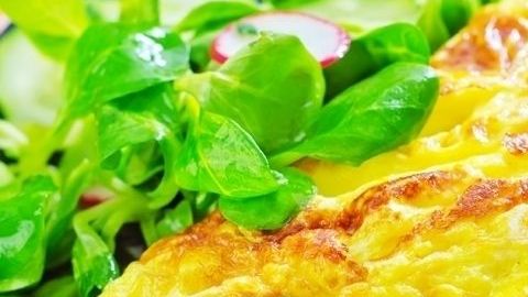 El huevo es una gran fuente de vitamina B12, proteína y hierro.
