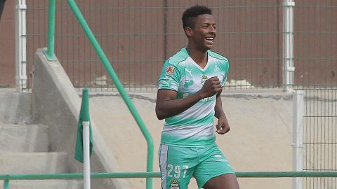 La defensa del jugador solicitó 30 días para poder negociar y llegar a un acuerdo con las familias afectadas