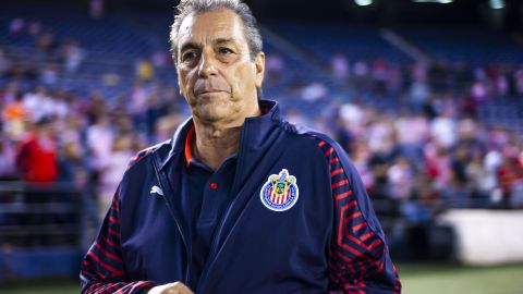 Tomás Boy no ha podido hacer jugar a Chivas, de nuevo otra derrota contra Benfica.