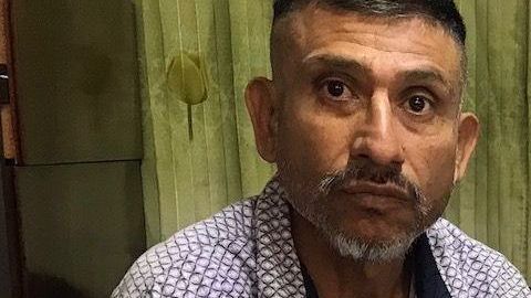 José Luis Morales muestra el expediente de su juicio ante la justicia de EEUU.