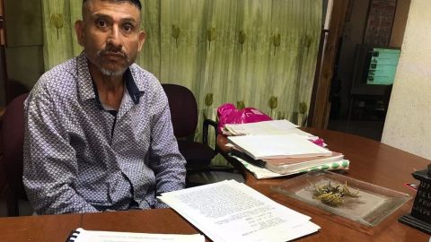 José Luis Morales muestra el expediente de su juicio ante la justicia de EEUU.