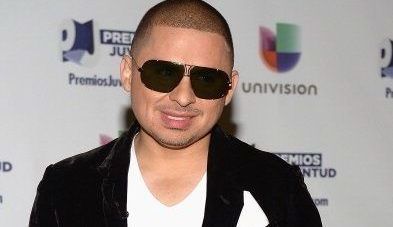 Larry Hernández