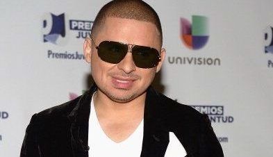 Larry Hernández