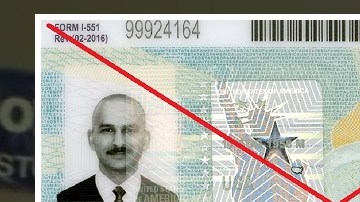 Un inmigrante que comete un delito podría perder su 'green card'.