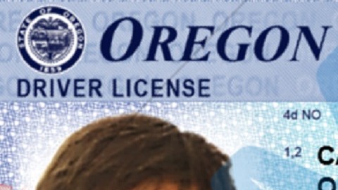 Los indocumentados que viven Oregon podrían tramitar pronto licencias de conducir.