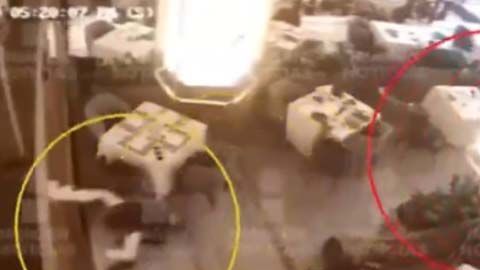 Escena del ataque contra dos israelíes en el centro comercial Artz Pedregal.