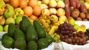 Perú también exporta palta (aguacate), uvas, espárragos, alcachofas y últimamente las blueberries o arándano azul.