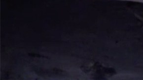 La puerta principal rota.