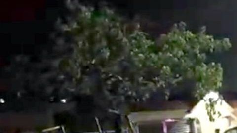 El comando armado llegó en dos camionetas.