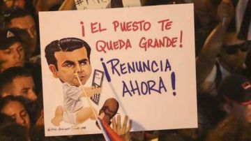 La petición de renuncia a Ricardo Rosselló Nevares se deben a las controversias que surgieron por la divulgación de un chat de Telegram y los arrestos federales por corrupción.