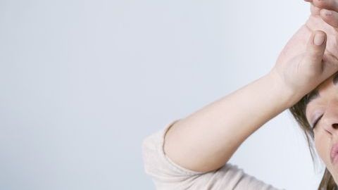 Durante la menopausia las necesidades metabólicas de la mujer cambian, se requiere de mayor cantidad de ciertos nutrientes y una menor ingesta calórica.