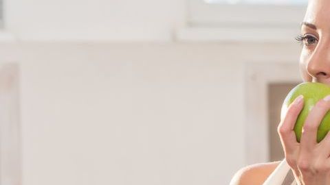 Una recomendación increíble para acelerar el metabolismo es consumir té verde, ayuda a quemar entre 35% y 43% calorías más por día.