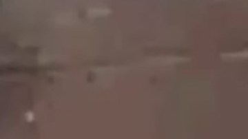 Dos de los sospechosos a las puertas del banco