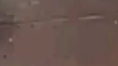 Dos de los sospechosos a las puertas del banco