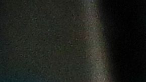 Un empleado trabaja en la caja registradora en Ridgecrest Market,luego de un terremoto de magnitud 7.1 que azotó el área, el 6 de julio de 2019 en Ridgecrest, California.