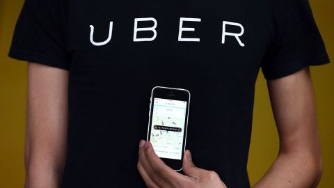 Cantar arias en Uber lo llevó a la Ópera de Ciudad del Cabo.