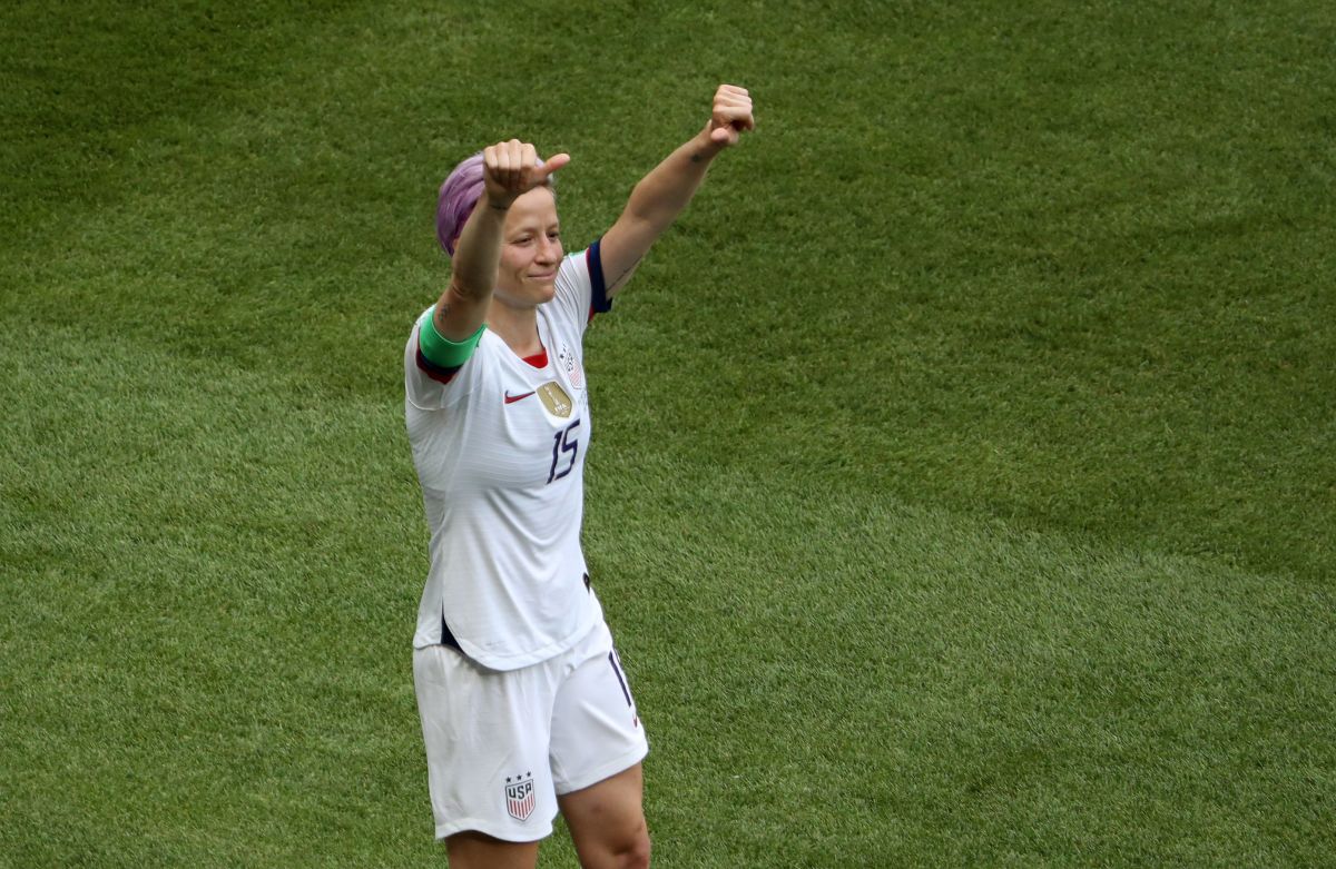Megan Rapinoe anotó el primer gol de Estados Unidos en la Gran Final.