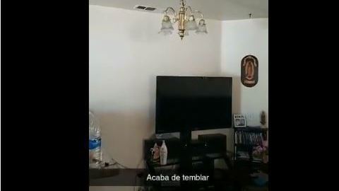 Varios usuarios de las redes grabaron las lámparas de sus casas en movimiento.