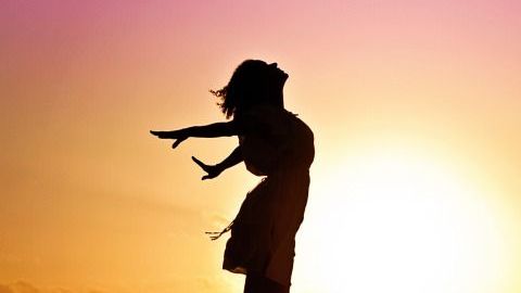 woman-570883_1920