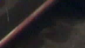 A las 2:30 p.m. dos oficiales vestidos de civil vieron a Zaragoza caminando por una avenida de Canoga Park.