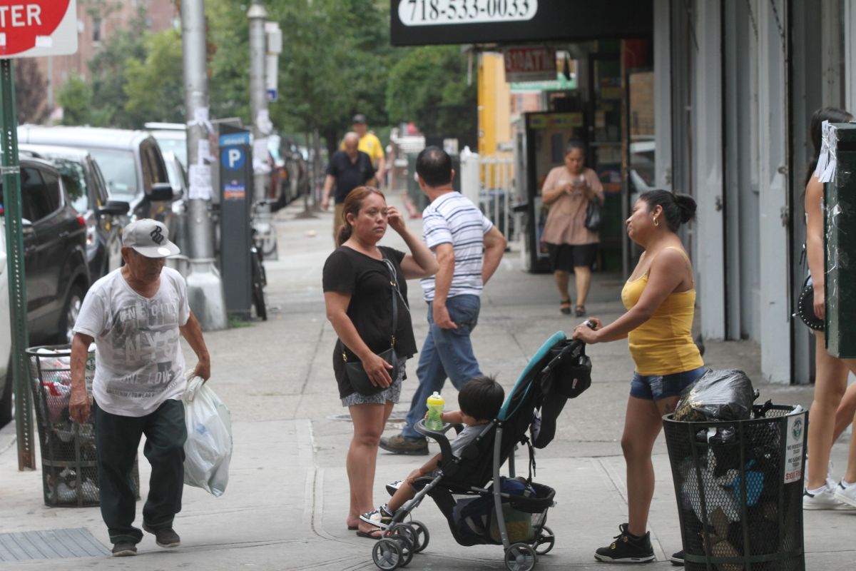 La ciudad de Nueva York es el hogar de 3.1 millones de inmigrantes que comprenden alrededor del 37 % de su población.