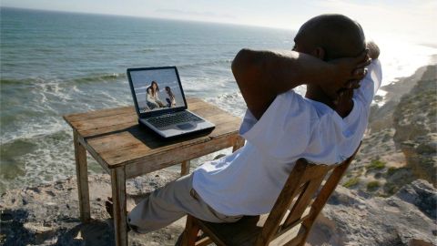 ¿Qué país ofrece los mejores servicios de internet para los expatriados?