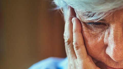 El alzhéimer es una enfermedad que destruye lentamente la memoria.