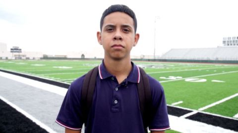 Román, amigo de la víctima mortal más joven del tiroteo en El Paso, dice que su vida ha cambiado para siempre. “Antes actuaba normal… ahora no sé”.