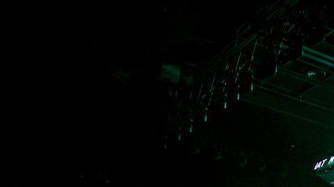 Una imagen de Jesús gigantesca sobre el escenario.