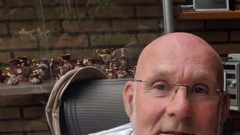 La joven kurda Mevan Babakar se reencontró este martes con Egbert,